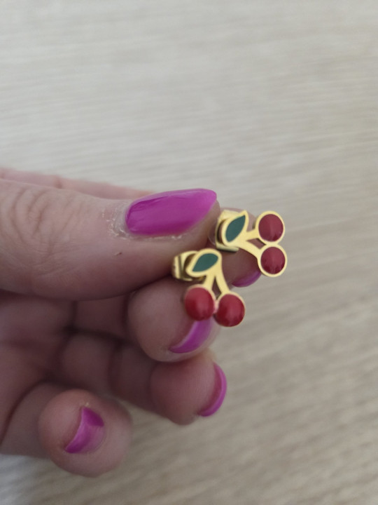 Cherry Glow Studs από Ανοξείδωτο Ατσάλι (Χρυσό & Ασημί) SK2603
